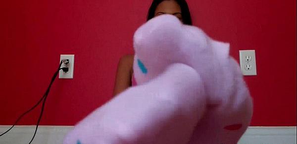  Sock removal cum eating instruction CEI